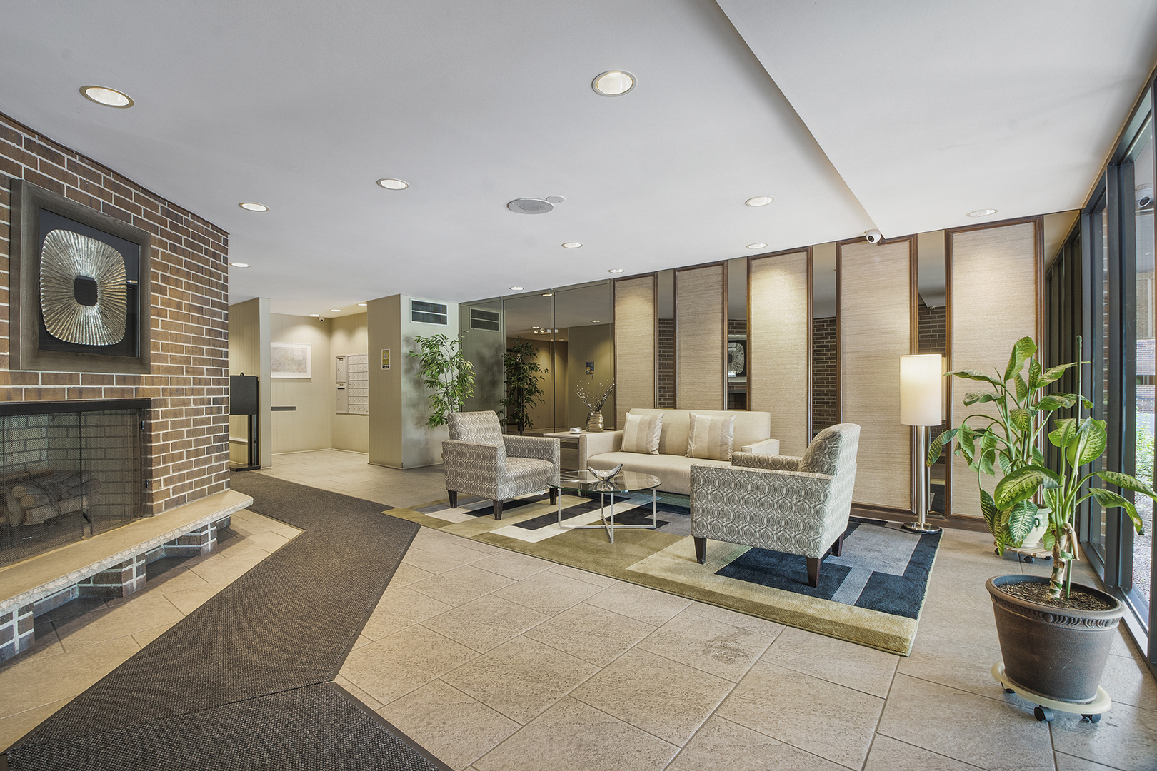 9242 Gross Point Road, Unit B211 Skokie, IL 60077 - Photo 4 of 19 Gallery Image 4