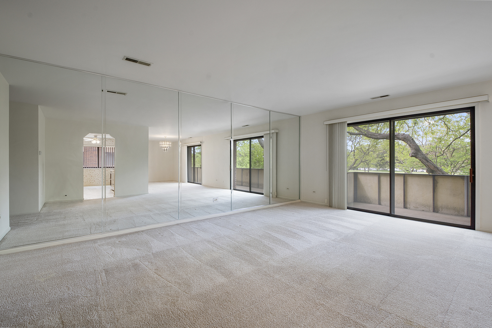 9242 Gross Point Road, Unit B211 Skokie, IL 60077 - Photo 7 of 19 Gallery Image 7