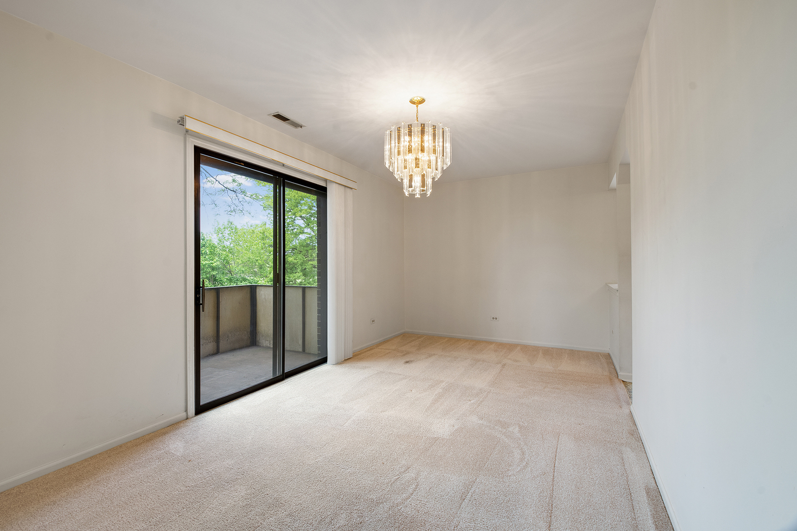 9242 Gross Point Road, Unit B211 Skokie, IL 60077 - Photo 9 of 19 Gallery Image 9