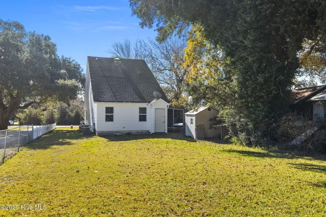 $400,000 | 2641 Lennoxville Road, Beaufort, NC 28516