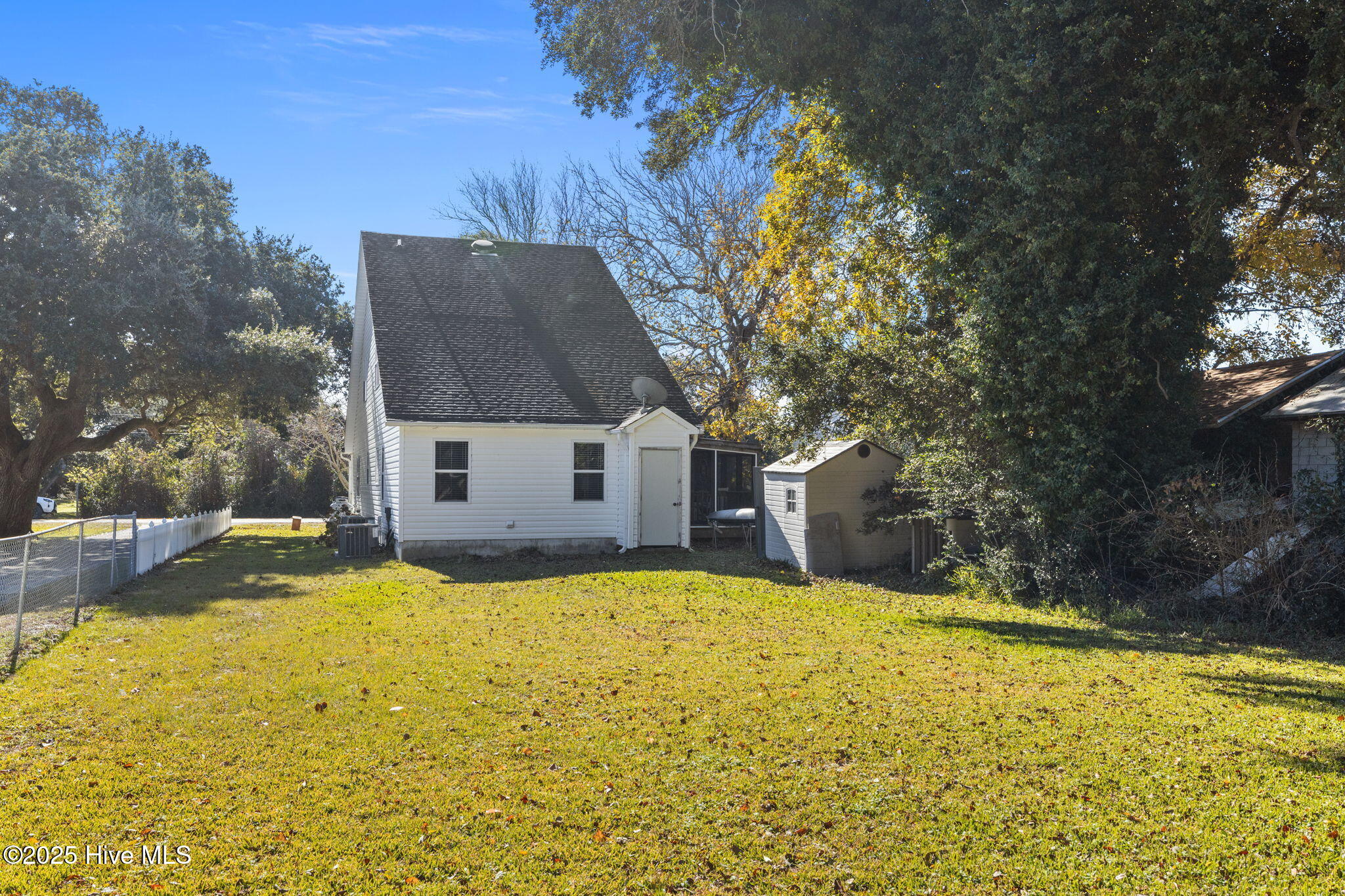 2641 Lennoxville Road Beaufort, NC 28516 - Photo 26 of 36 26-web-or-mls-1S3A2604