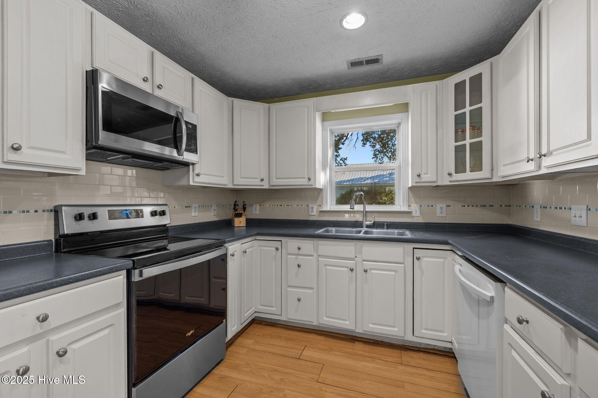2641 Lennoxville Road Beaufort, NC 28516 - Photo 10 of 36 19-web-or-mls-1S3A2572