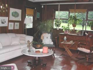 7622 Oak Lane Road Cheltenham, PA 19012 - Photo 3 of 4 Gallery Image 3
