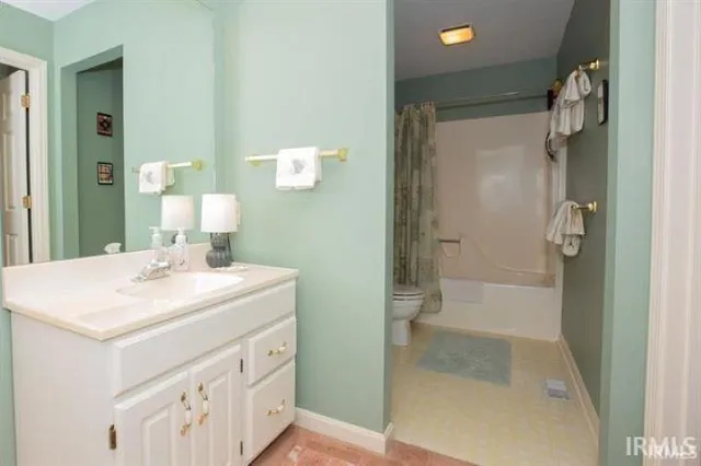 $299,900 | 210 Shane Court, Evansville, IN 47715