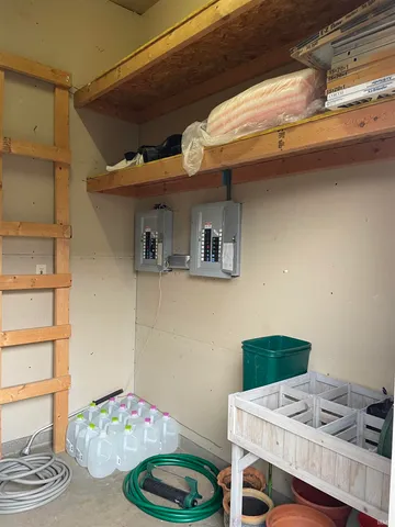 $299,900 | 210 Shane Court, Evansville, IN 47715