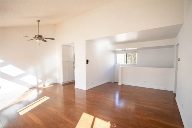 $3,200 | 10475 Newhome Avenue, Unit 6, Sunland, CA 91040