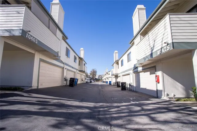 $3,200 | 10475 Newhome Avenue, Unit 6, Sunland, CA 91040