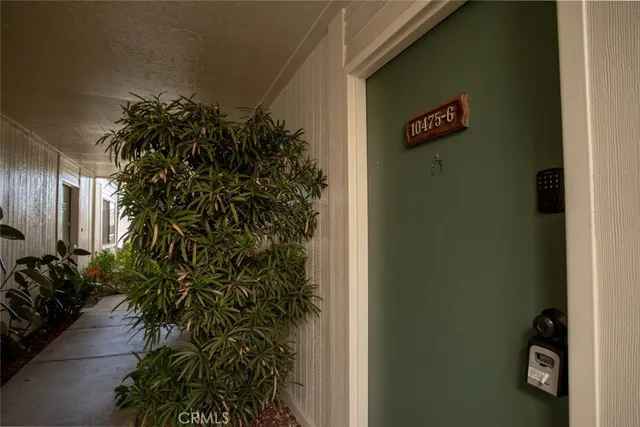 $3,200 | 10475 Newhome Avenue, Unit 6, Sunland, CA 91040