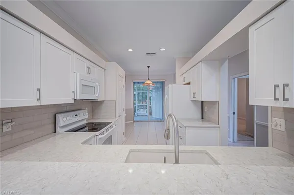 $349,900 | 20676 Candlewood Hollow, Estero, FL 33928