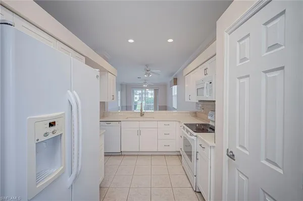 $349,900 | 20676 Candlewood Hollow, Estero, FL 33928