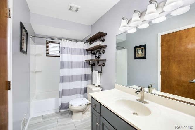 411 Gamma Road Walled Lake, MI 48390 - Photo 10 of 21 Full Bathroom