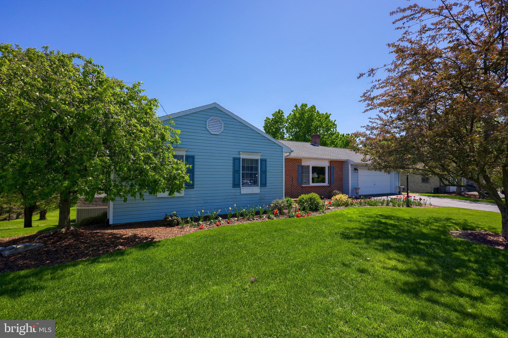 4 Kurtz Drive Lititz, PA 17543 - Photo 3 of 40 Front View
