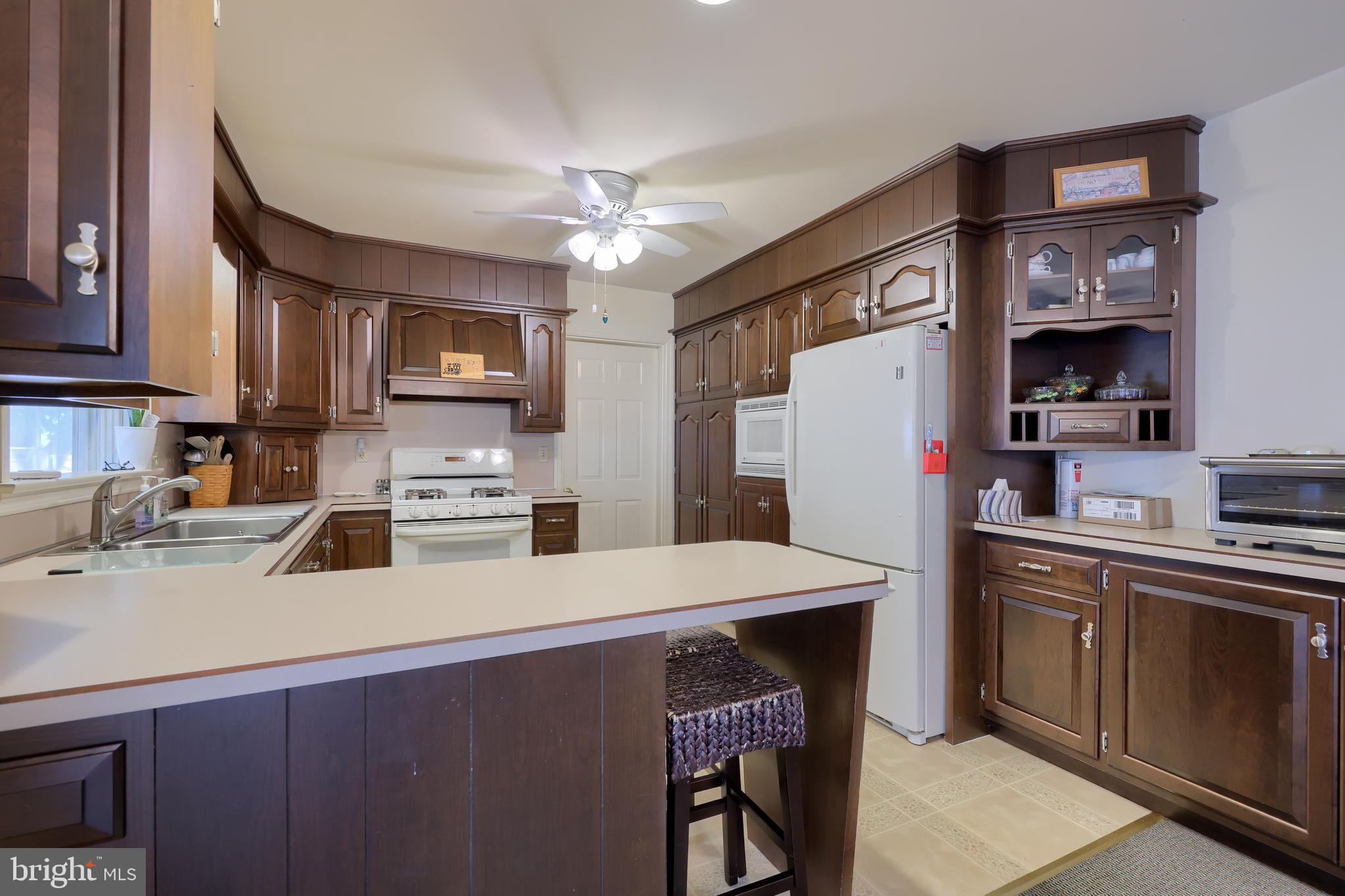 4 Kurtz Drive Lititz, PA 17543 - Photo 8 of 40 Kitchen