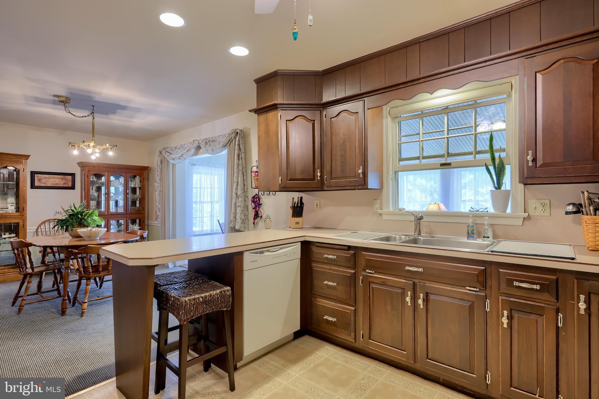 4 Kurtz Drive Lititz, PA 17543 - Photo 9 of 40 Kitchen