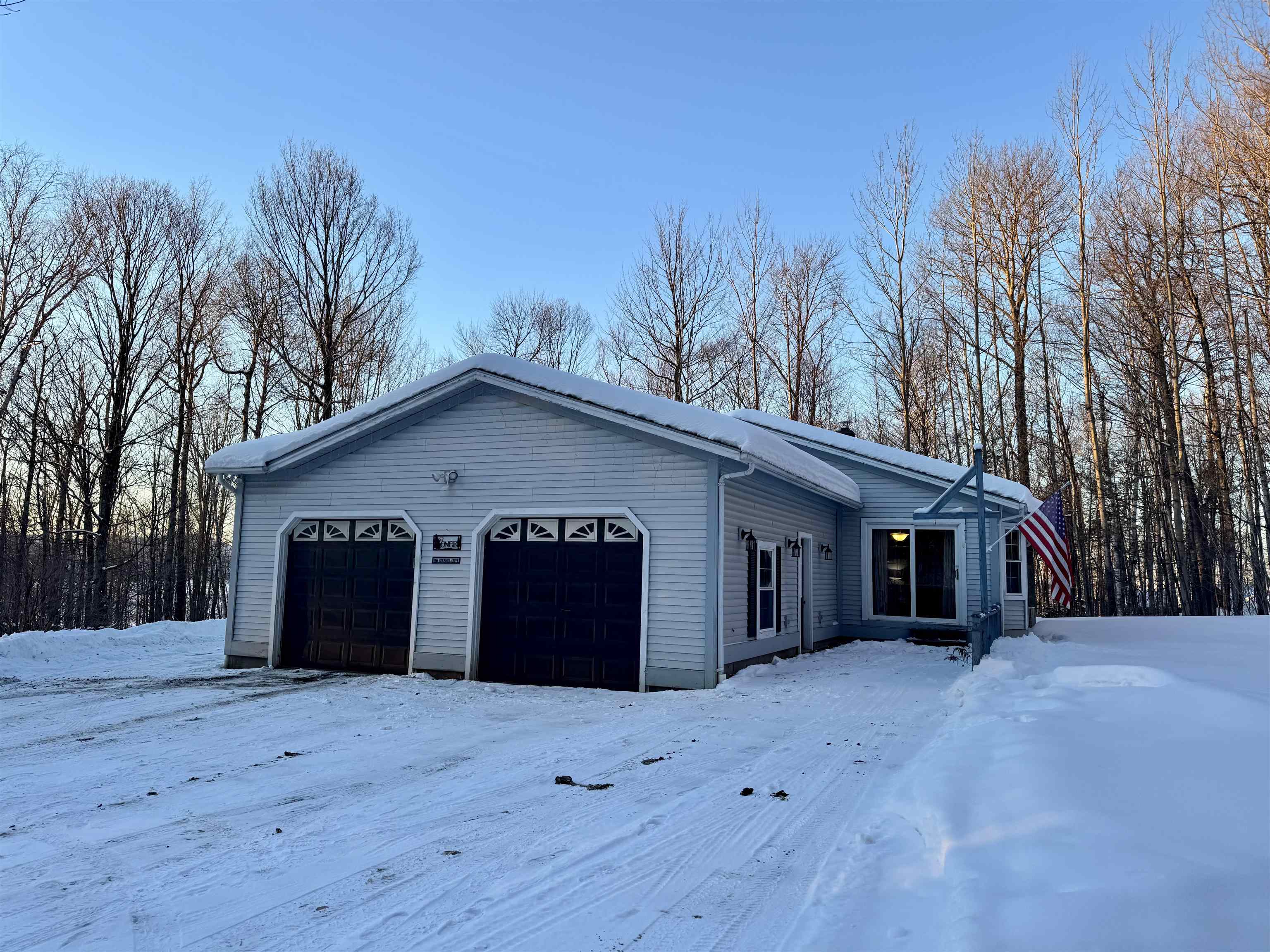 866 Ridge Hill Drive Derby, VT 05855 - Photo 3 of 37