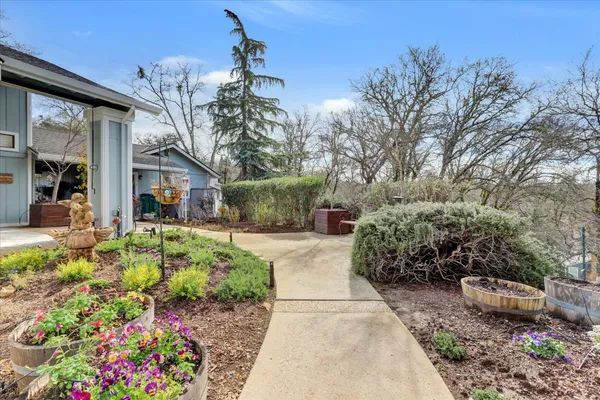 $1,025,000 | 12025 Wanderer Road, Auburn, CA 95602