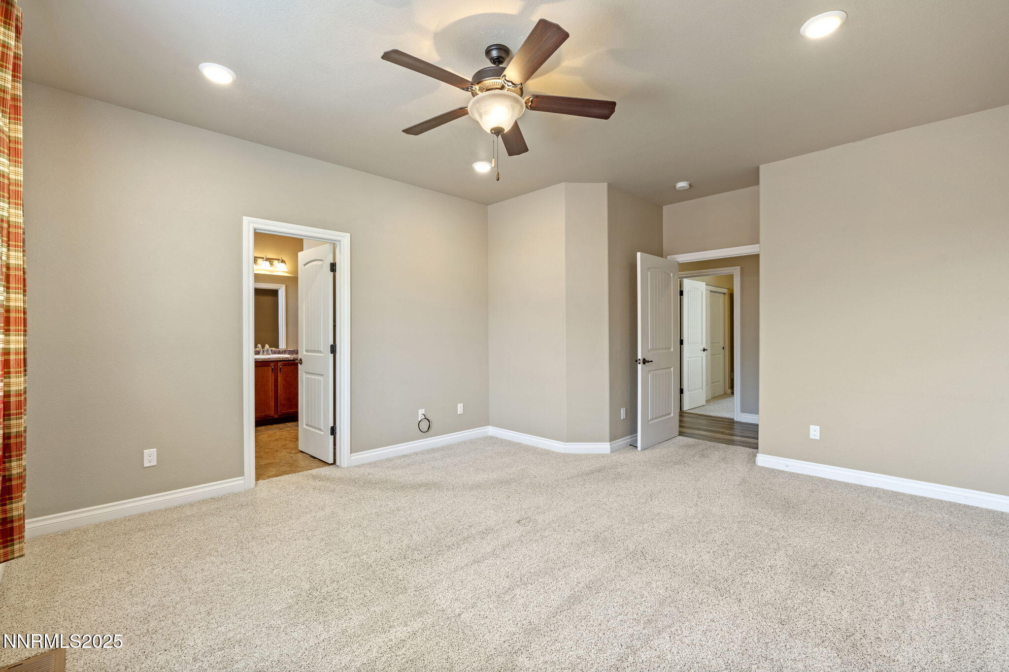 18501 Outpost Court Reno, NV 89508 - Photo 17 of 36 21-web-or-mls-DSC01728