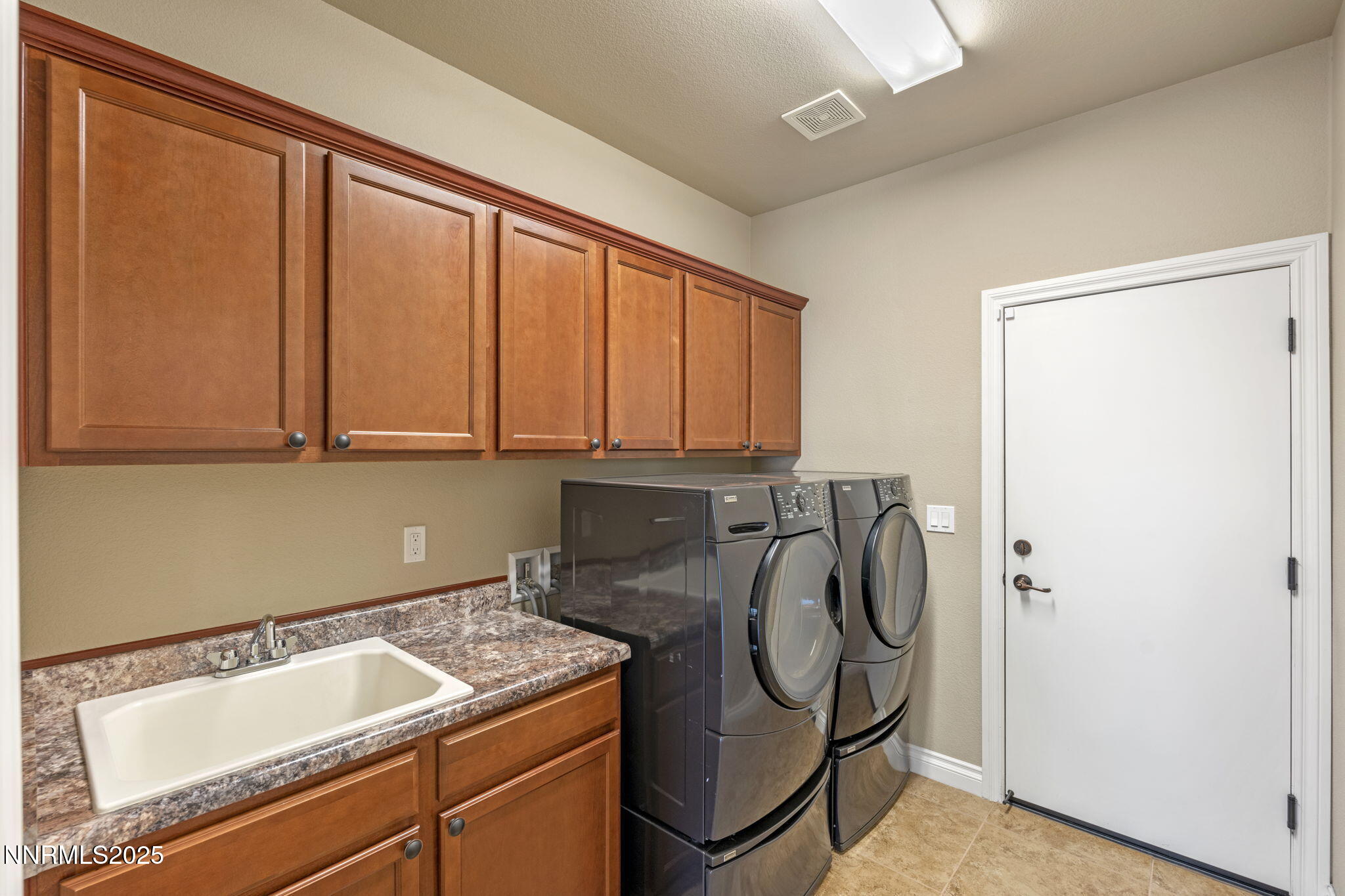 18501 Outpost Court Reno, NV 89508 - Photo 31 of 36 32-web-or-mls-DSC01668