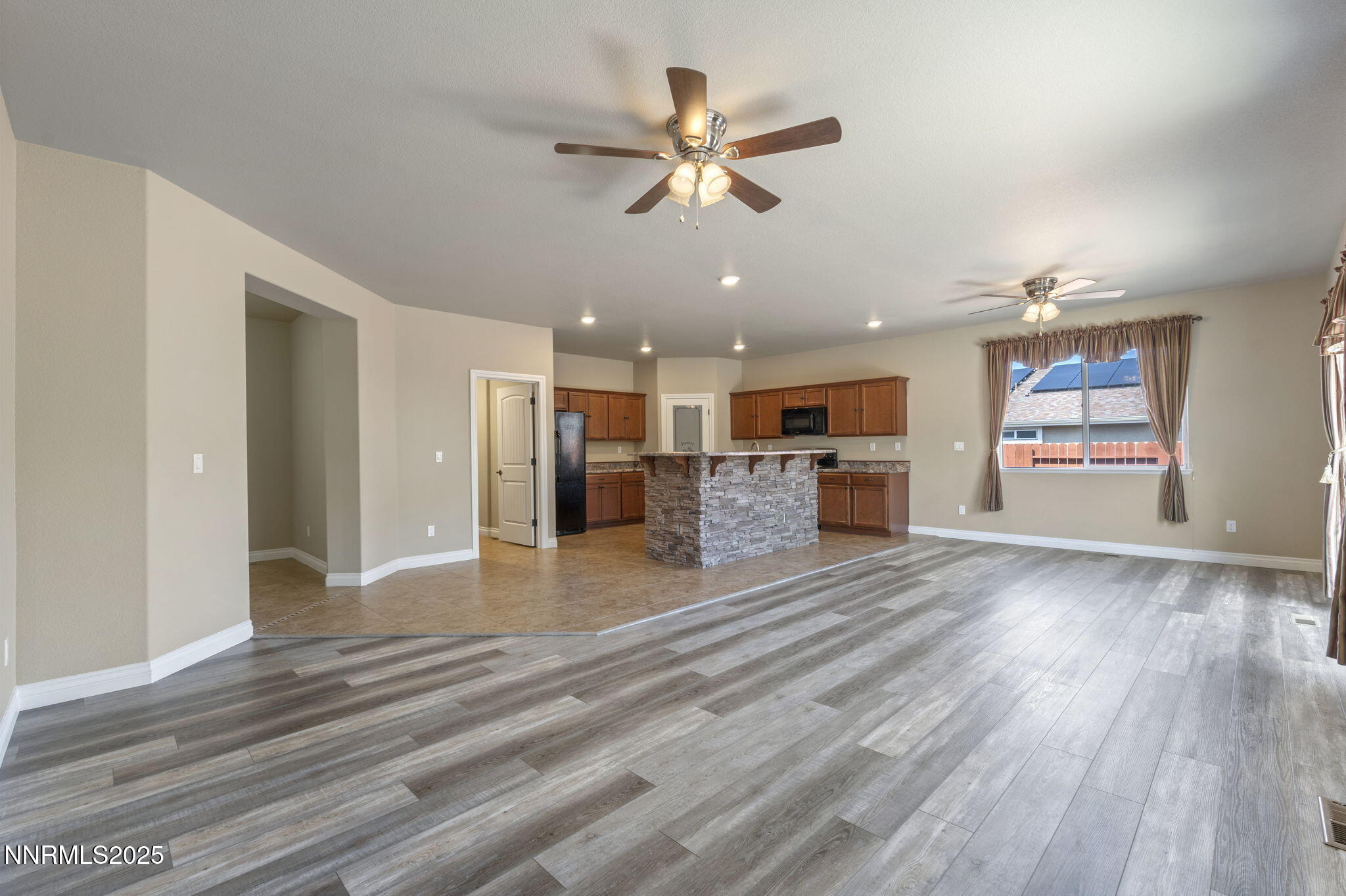 18501 Outpost Court Reno, NV 89508 - Photo 7 of 36 9-web-or-mls-DSC01648