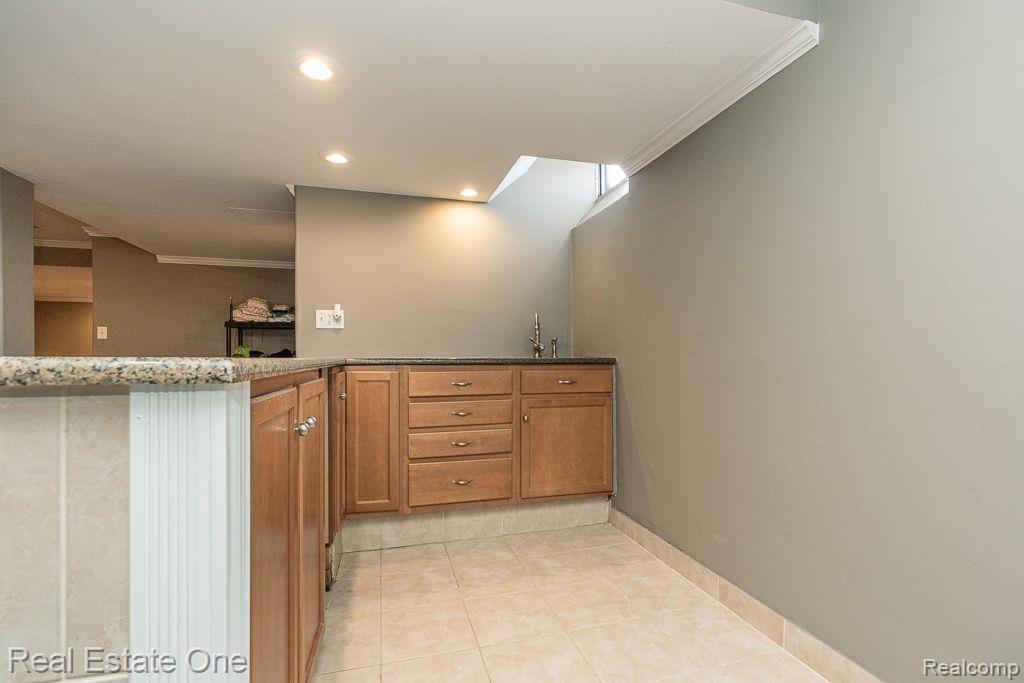54121 Mound Road Utica, MI 48316 - Photo 30 of 43