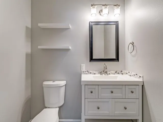 $699,000 | 7435 Wild Valley Drive, Dallas, TX 75231