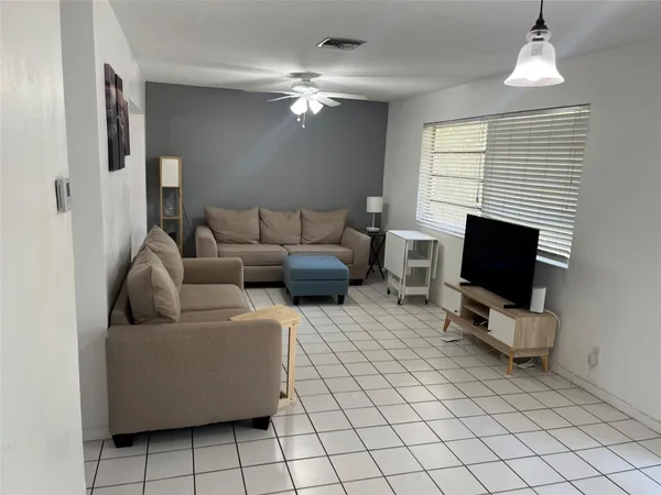 $2,990 | Undisclosed Address, Pompano Beach, FL 33062