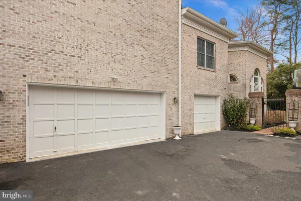 $1,549,000 | 9498 Lynnhall Place, Alexandria, VA 22309