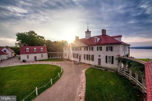 $1,549,000 | 9498 Lynnhall Place, Alexandria, VA 22309