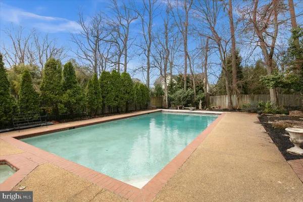 $1,549,000 | 9498 Lynnhall Place, Alexandria, VA 22309