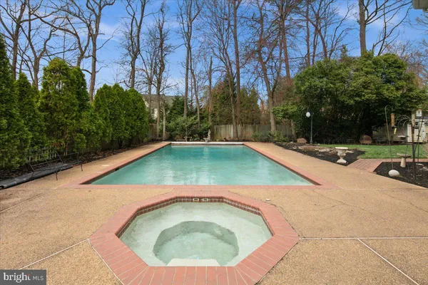 $1,549,000 | 9498 Lynnhall Place, Alexandria, VA 22309