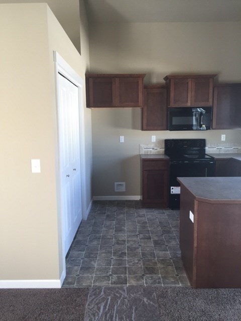 815 East Cooper Lane Colbert, WA 99005 - Photo 9 of 11 Gallery Image 9