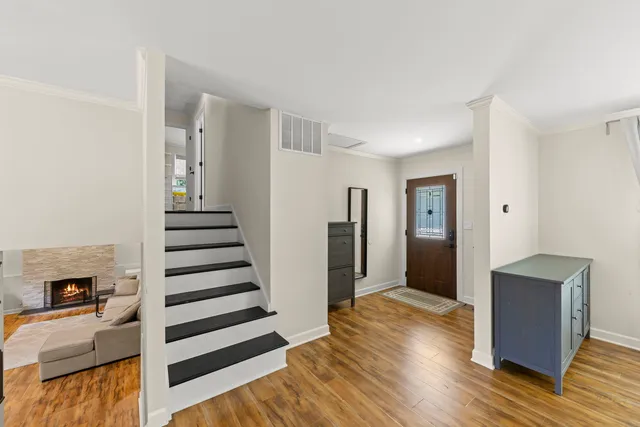 $3,400 | 215 Longridge Court, Naperville, IL 60565