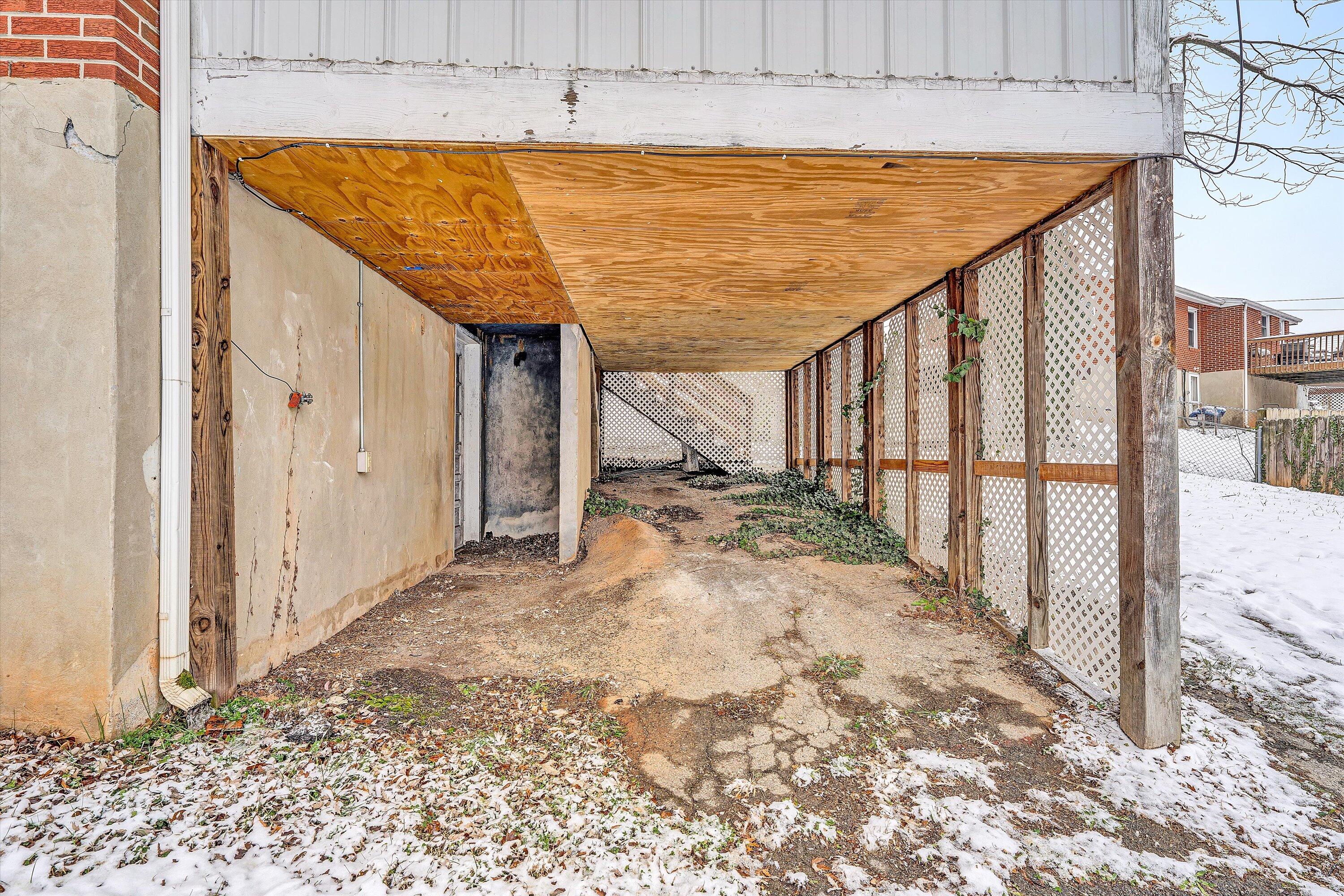 402 Cherryhill Road Northwest Roanoke, VA 24017 - Photo 35 of 42 a view of swimming pool