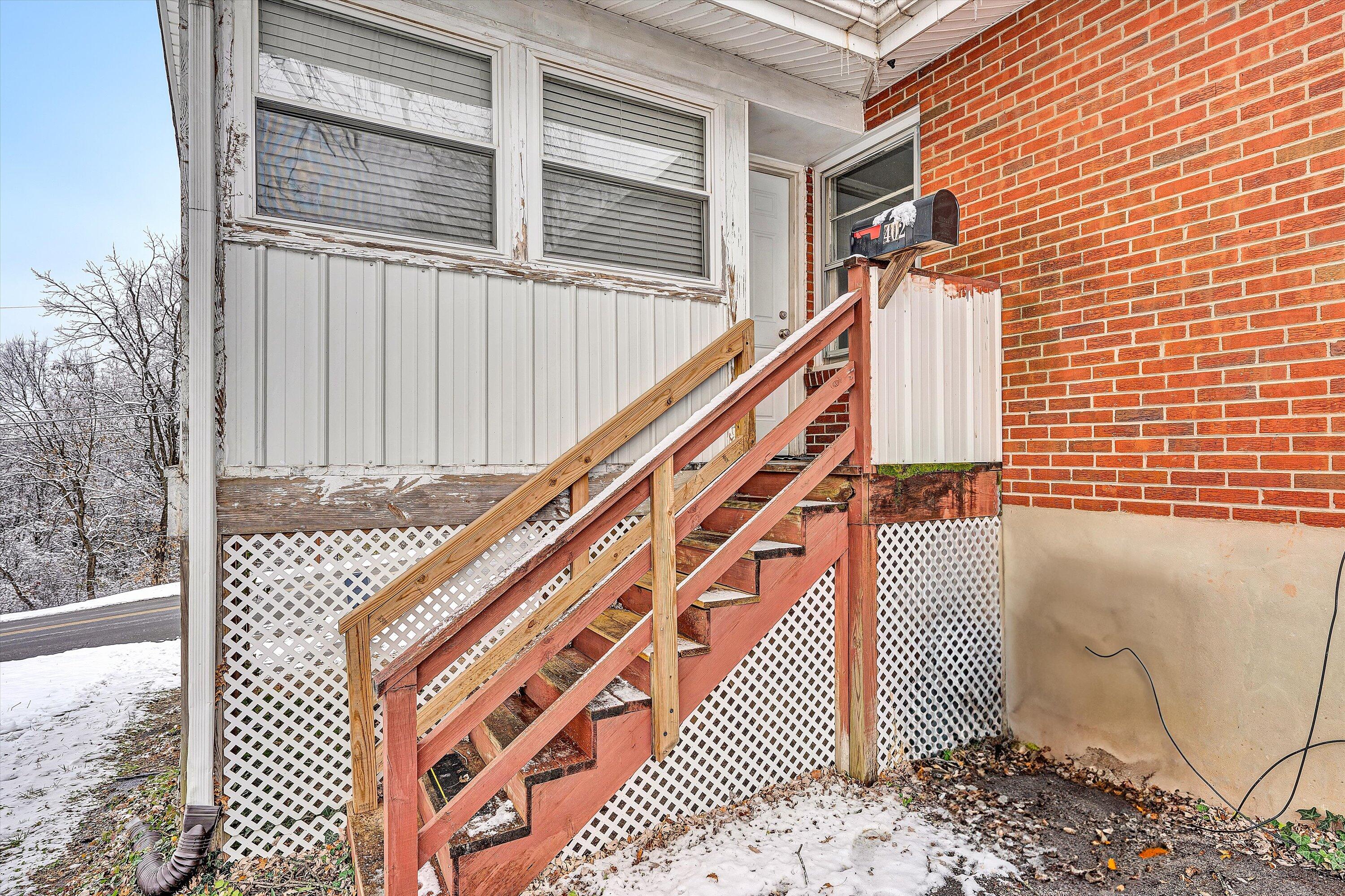 402 Cherryhill Road Northwest Roanoke, VA 24017 - Photo 36 of 42 a view of entryway