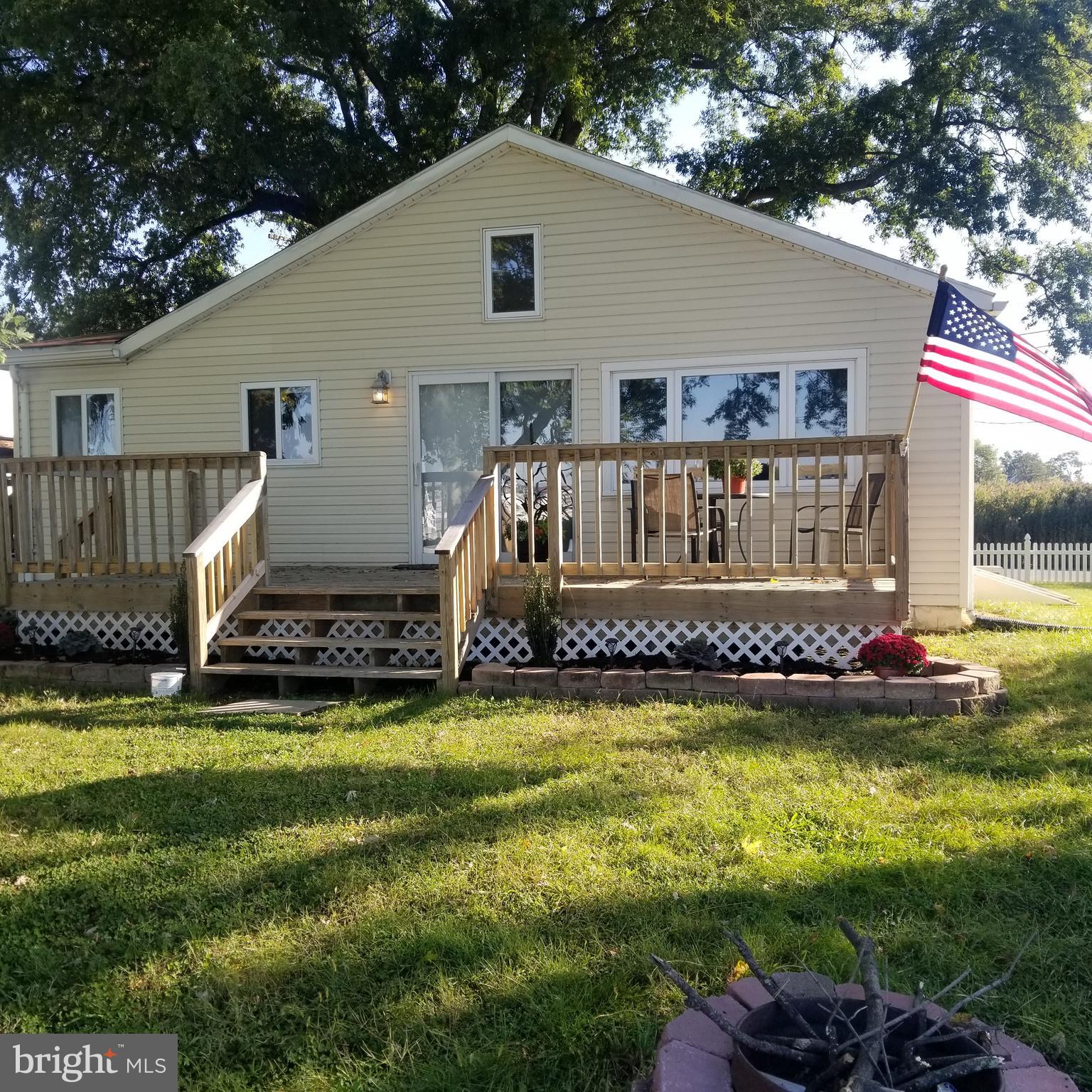 800 Riverside Drive Essex, MD 21221 - Photo 2 of 13 Large Deck perfect for entertaining