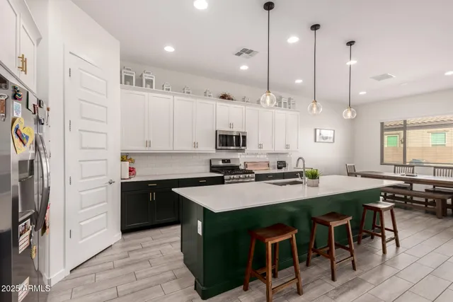 a view of a backyard with plants