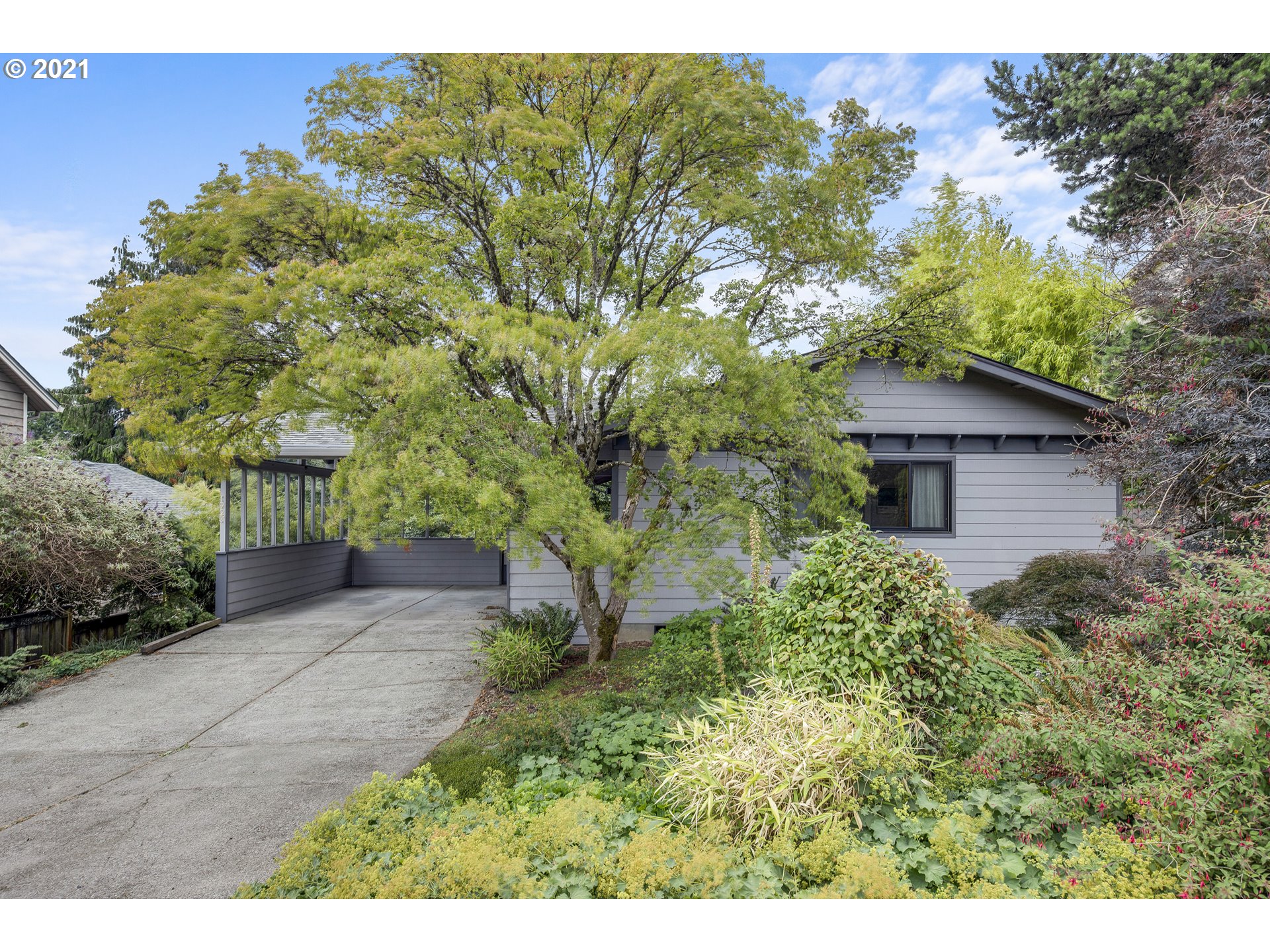 1920 Southwest Nevada Court Portland, OR 97219 - Photo 1 of 31 Gallery Image 1