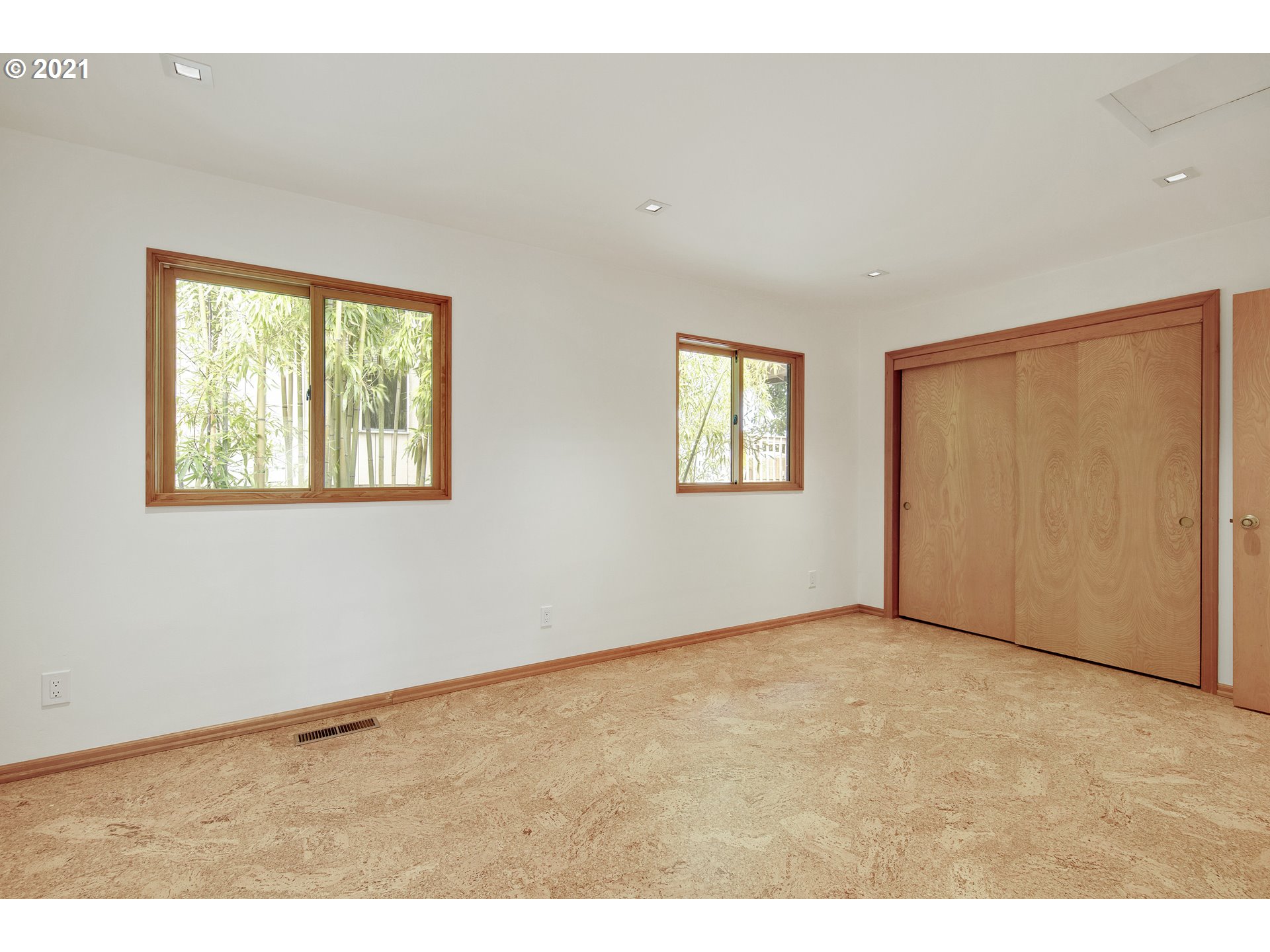 1920 Southwest Nevada Court Portland, OR 97219 - Photo 19 of 31 Gallery Image 19