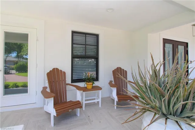a view of a livingroom with furniture