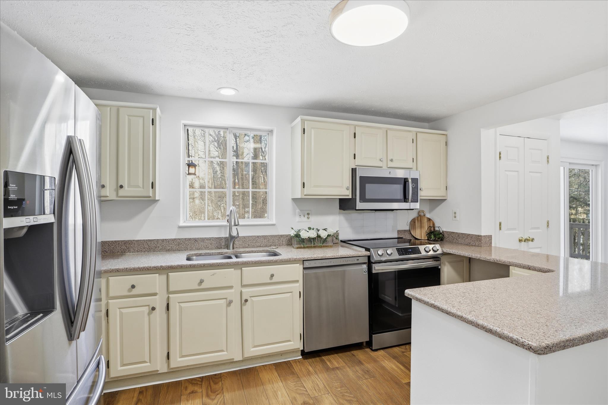 9810 Oleander Avenue Vienna, VA 22181 - Photo 10 of 41