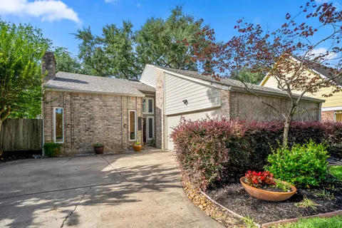 $450,000 | 12523 Burgoyne Drive, Houston, TX 77077