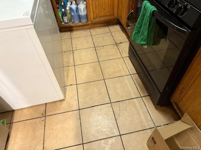 2120 Clinton Avenue Bronx, NY 10457 - Photo 7 of 21 a view of a entryway