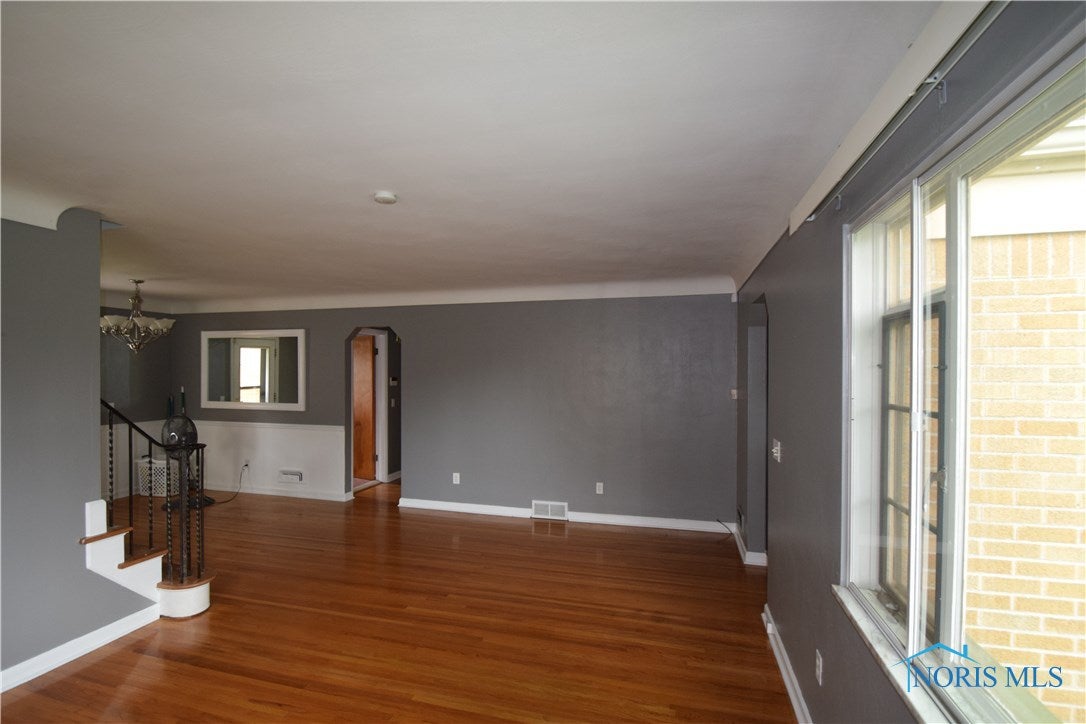 4218 Elmhurst Road Toledo, OH 43613 - Photo 4 of 13 Gallery Image 4
