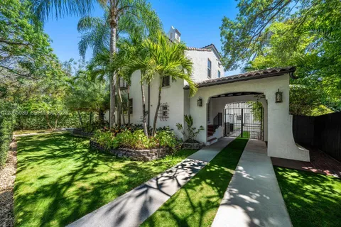 $4,200,000 | 130 Northeast 45th Street, Miami, FL 33137