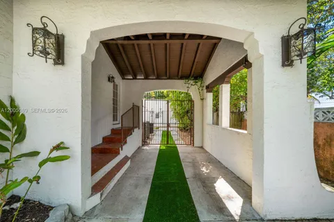 $4,200,000 | 130 Northeast 45th Street, Miami, FL 33137