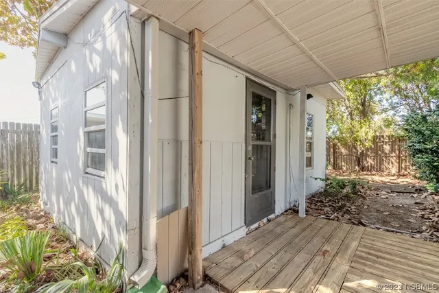 a house view with a outdoor space