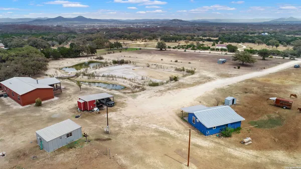 $423,000 | 179 Pvt Rd 3830, Utopia, TX 78884