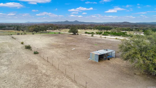 $423,000 | 179 Pvt Rd 3830, Utopia, TX 78884