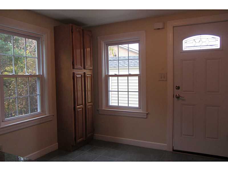 14 Sanderson Road Johnston, RI 02919 - Photo 4 of 25 Entry.
