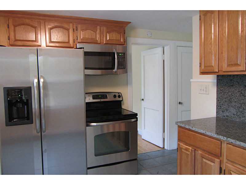 14 Sanderson Road Johnston, RI 02919 - Photo 5 of 25 Kitchen.